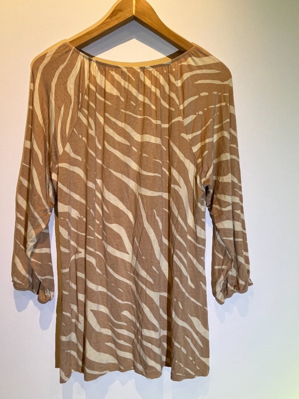 LuLaRoe Womens Blouse Shirt Tan Zebra Striped Tie Neckline L Korok - Picture 2 of 4
